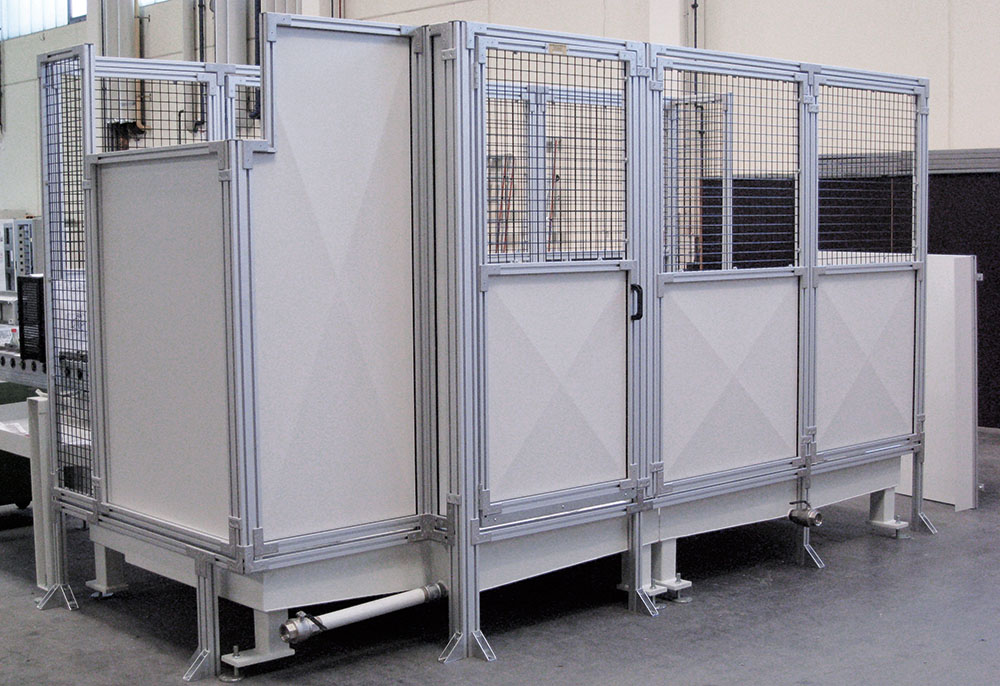 Safety enclosure with polycarbonate